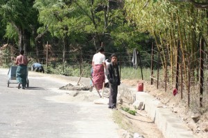 Southern Bhutanese work as laborers in Punakha road